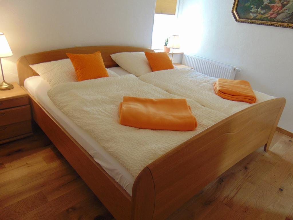 Ferienwohnung Bergblick /Moseltal Burgen  Exteriör bild